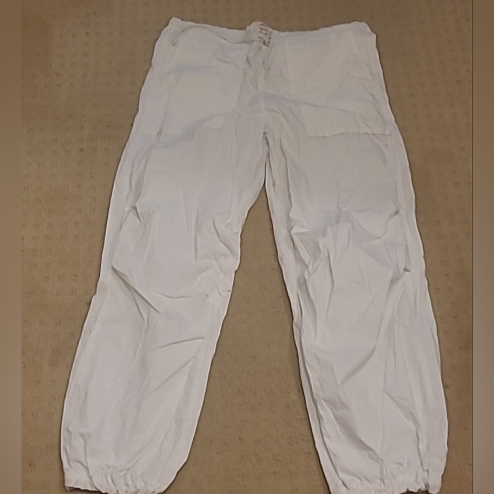 Ardene Woman's Crisp White Cargo Pants. Size 5